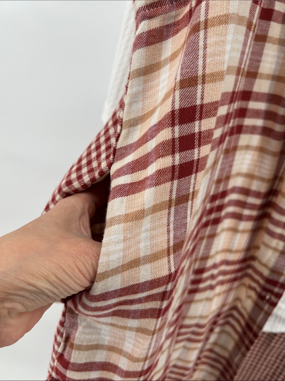 Cato Red & Cream Plaid Long Cotton Vest with Apples Top Women's Size 22/24 - Picture 7 of 11